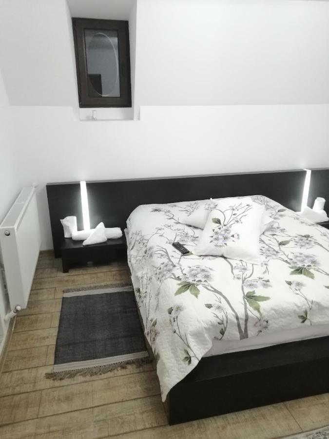 Casa Continentelor Hotel Câmpulung Bagian luar foto