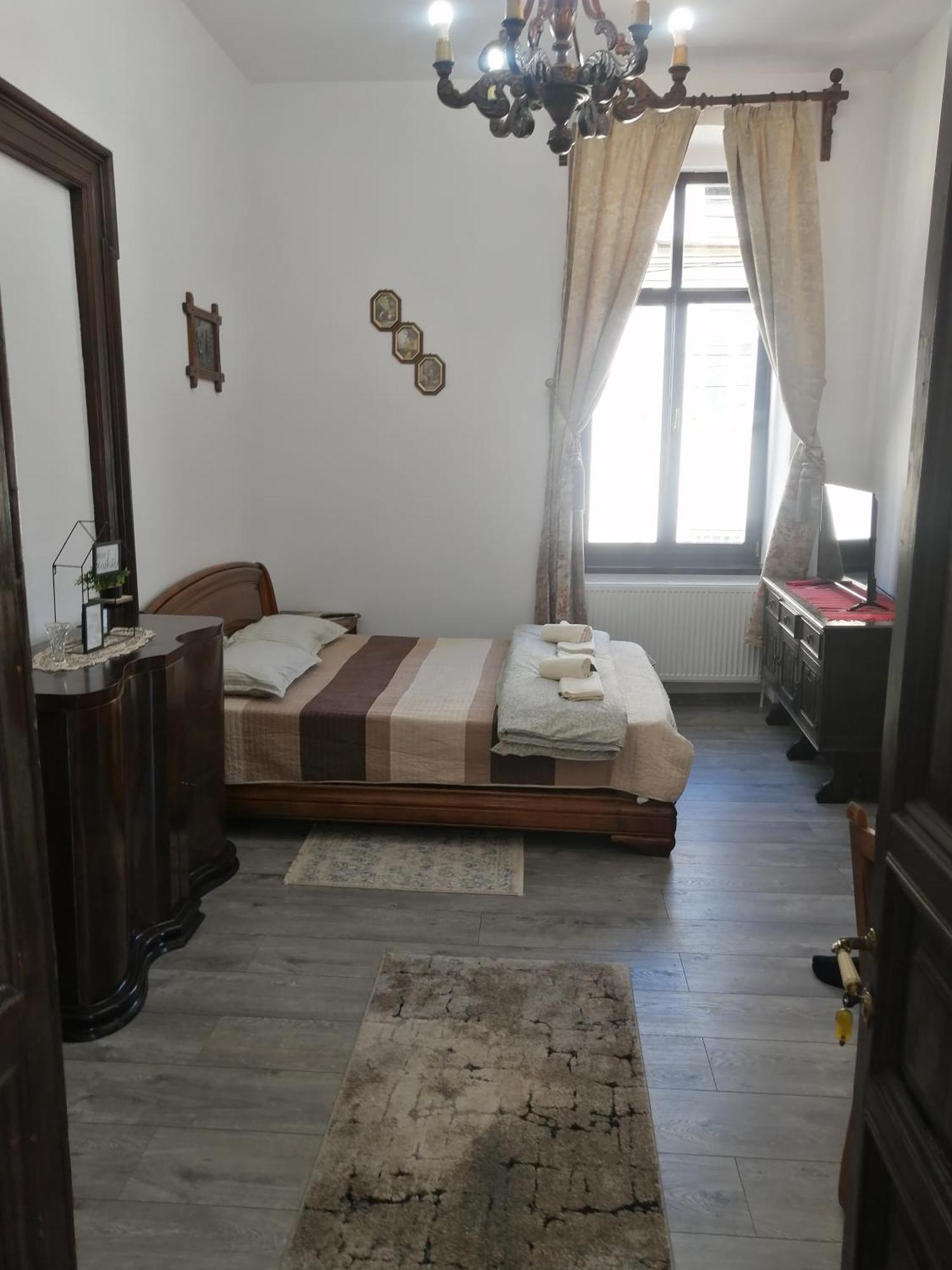 Casa Continentelor Hotel Câmpulung Bagian luar foto
