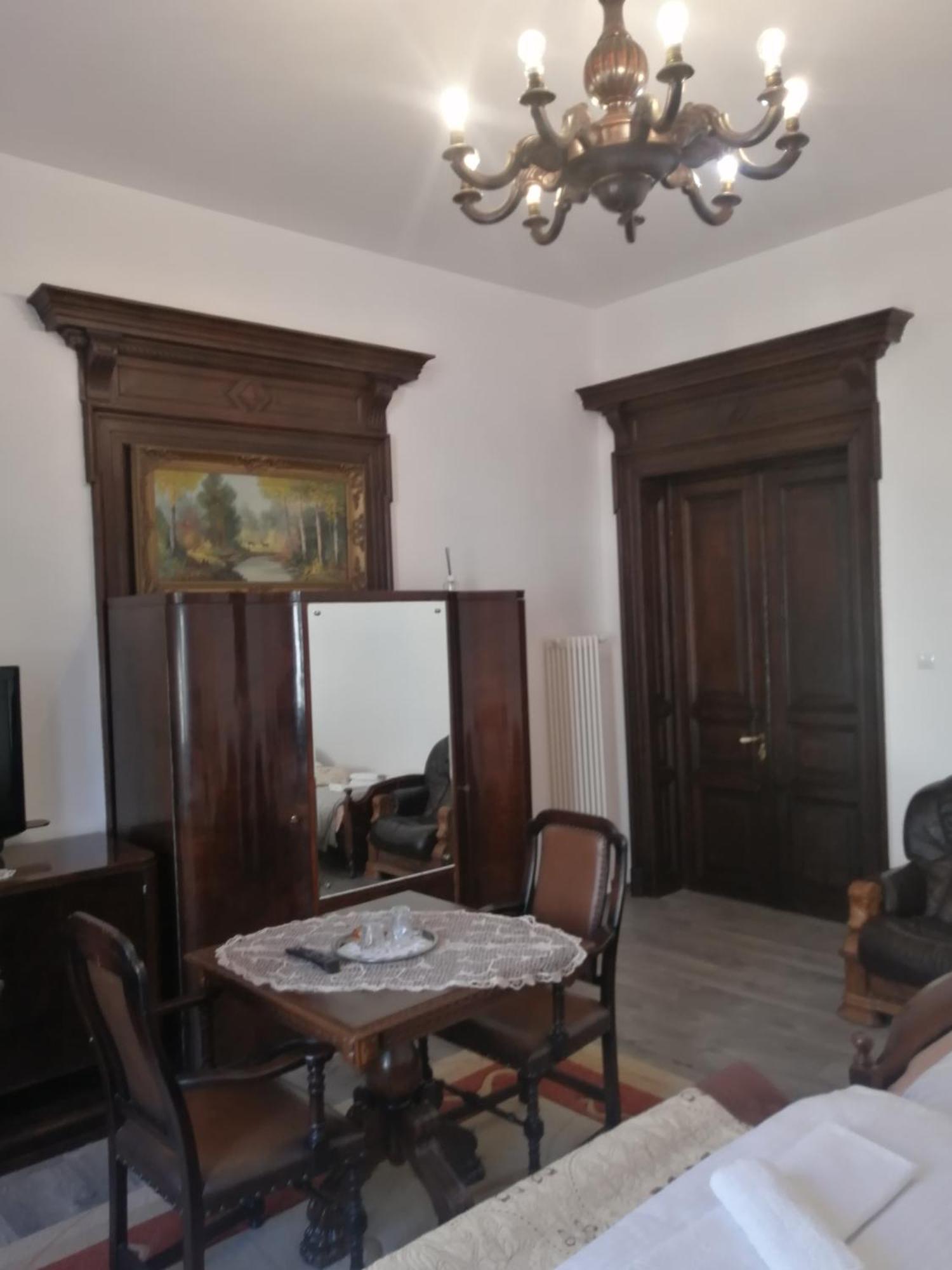 Casa Continentelor Hotel Câmpulung Bagian luar foto