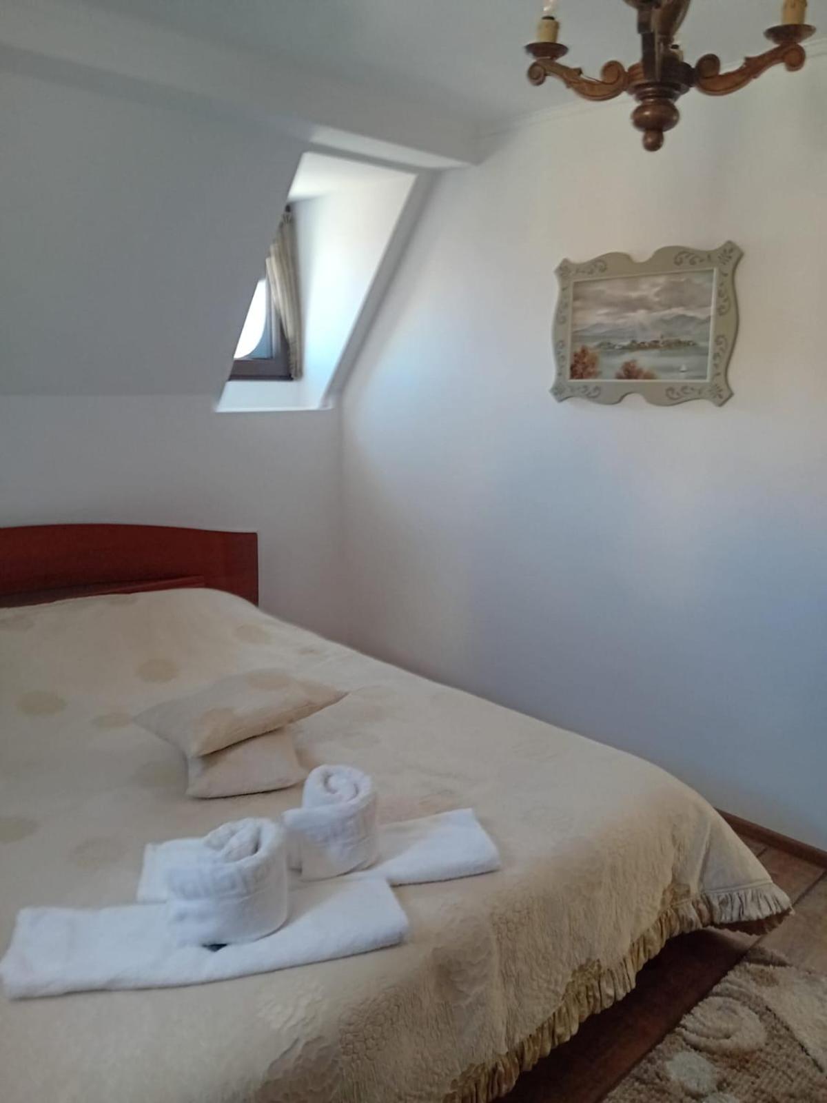 Casa Continentelor Hotel Câmpulung Bagian luar foto