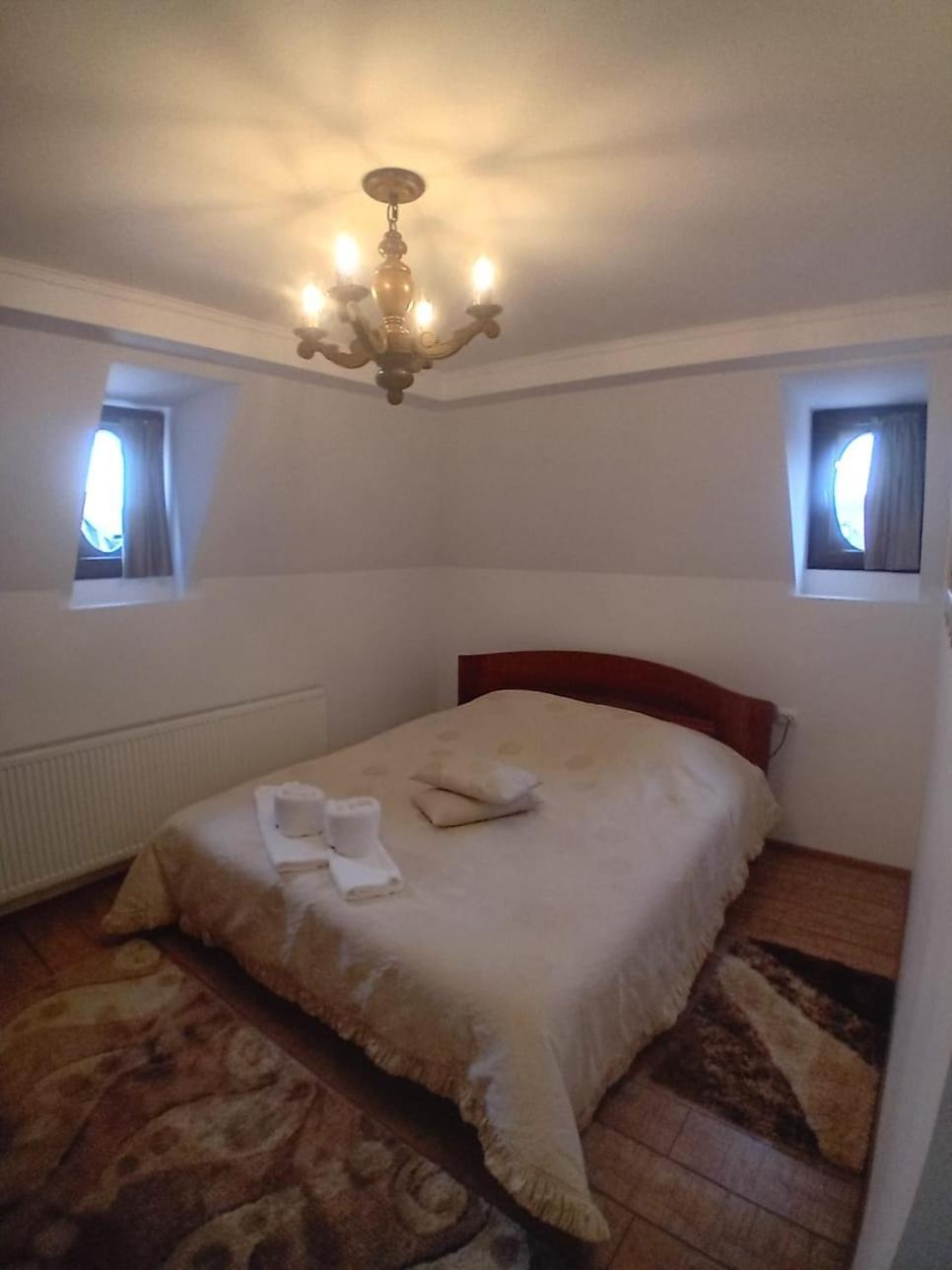 Casa Continentelor Hotel Câmpulung Bagian luar foto